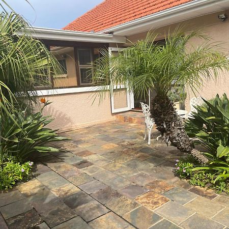 At Sta-Plus Guest House Port Elizabeth Exterior photo